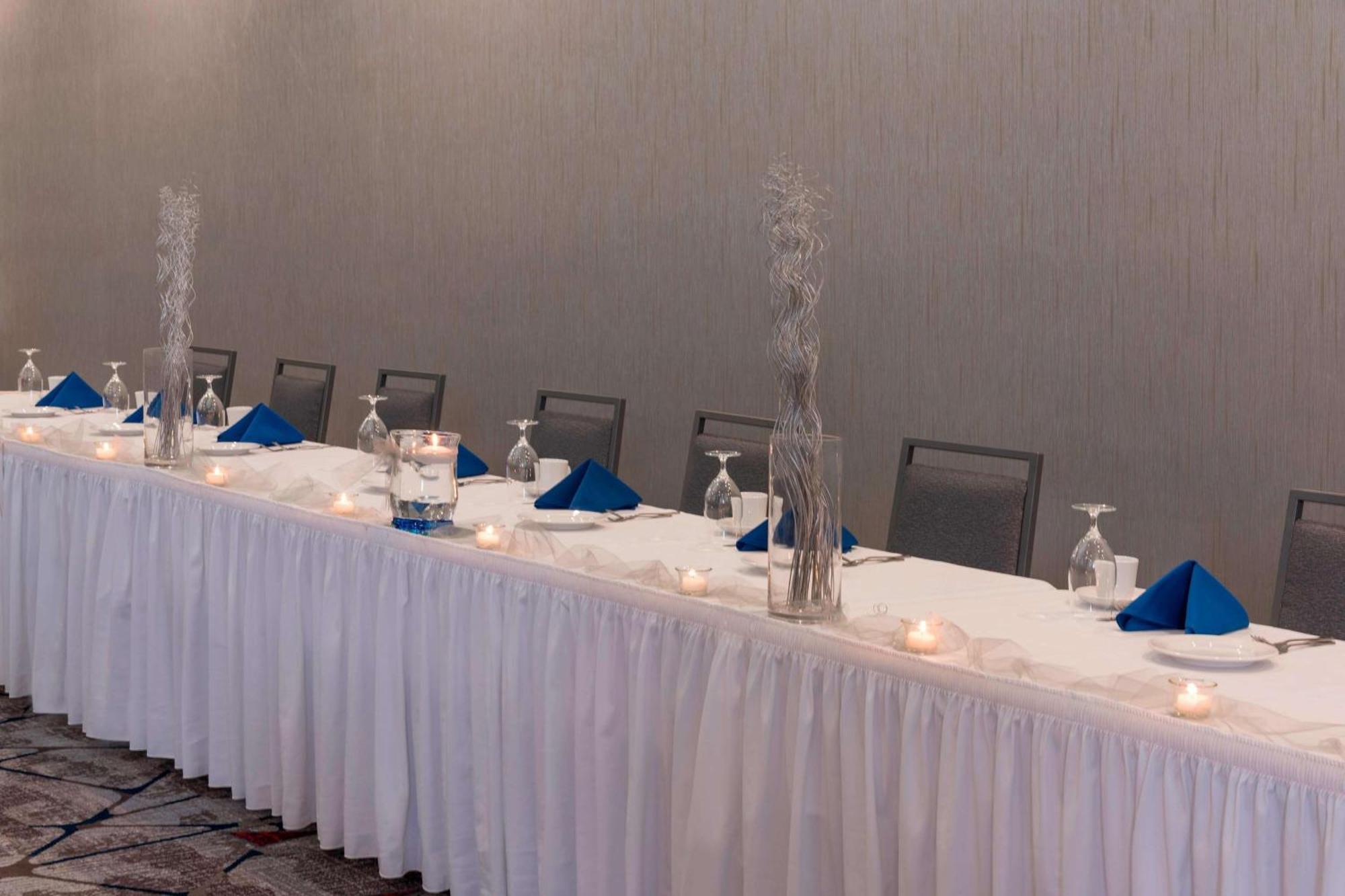 Sonesta Hotel Grand Rapids Airport Kentwood Buitenkant foto