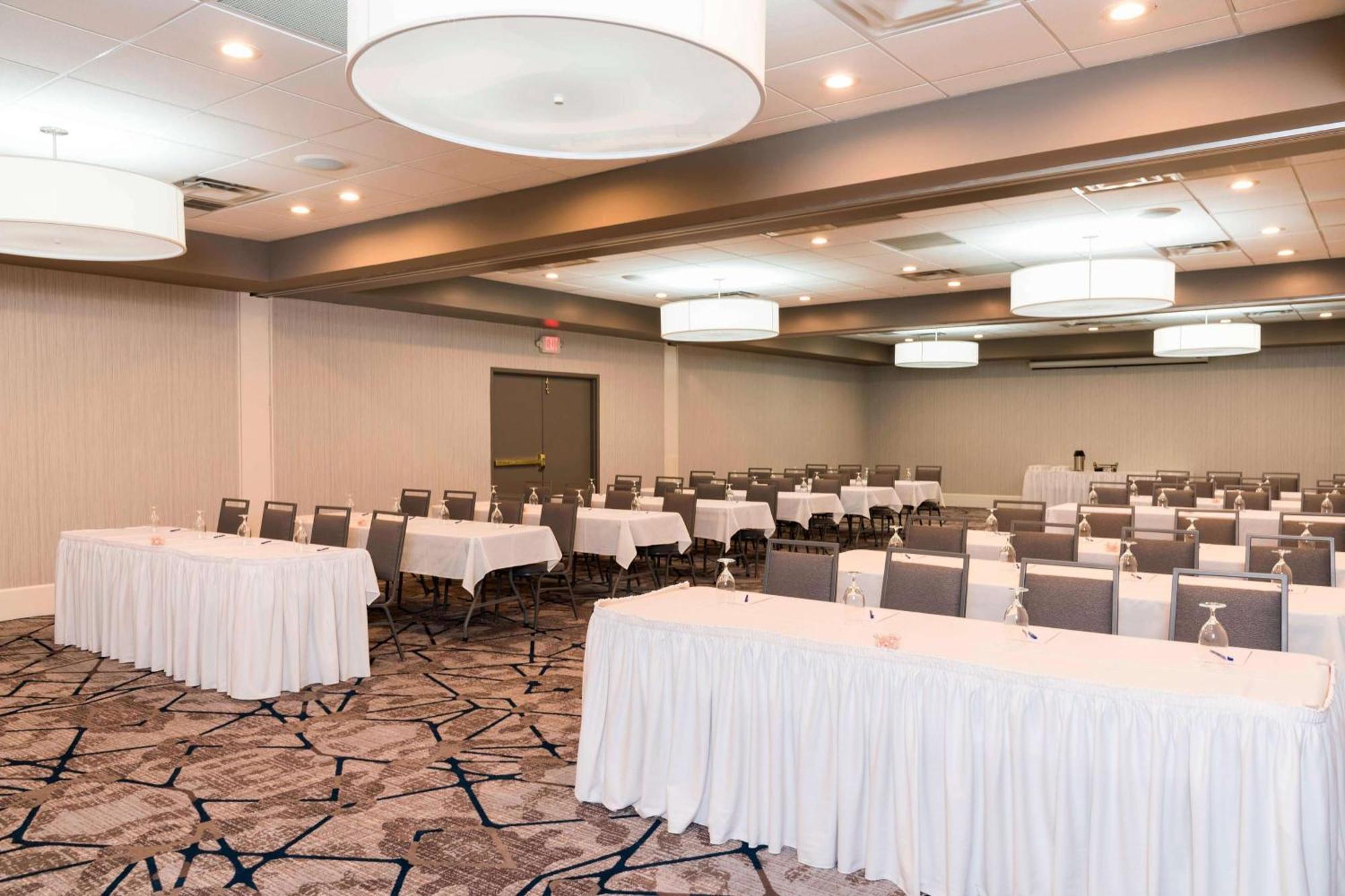 Sonesta Hotel Grand Rapids Airport Kentwood Buitenkant foto