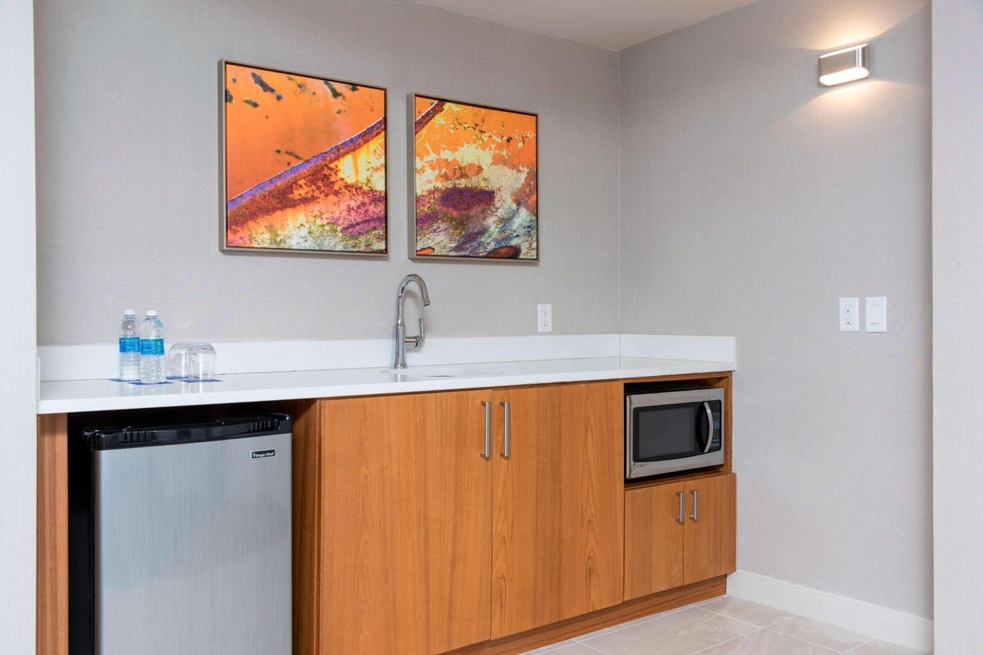Sonesta Hotel Grand Rapids Airport Kentwood Buitenkant foto